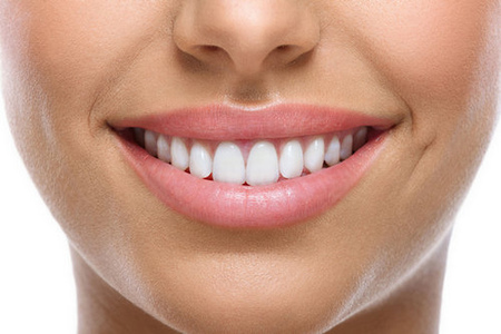 Топ-5 любимых привычек, которые портят наши зубы